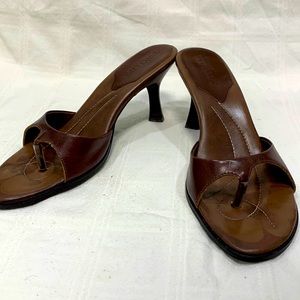 VINTAGE Y2K KITTEN HEELS
